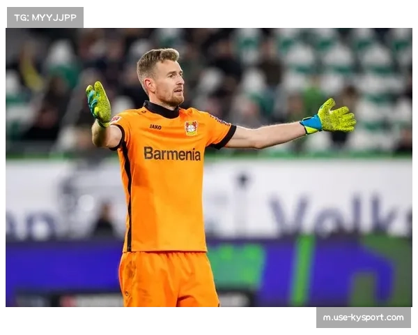 药厂门将频频失误 球迷鼓掌激怒其情绪反弹 药厂门将频频失误 球迷鼓掌激怒其情绪反弹